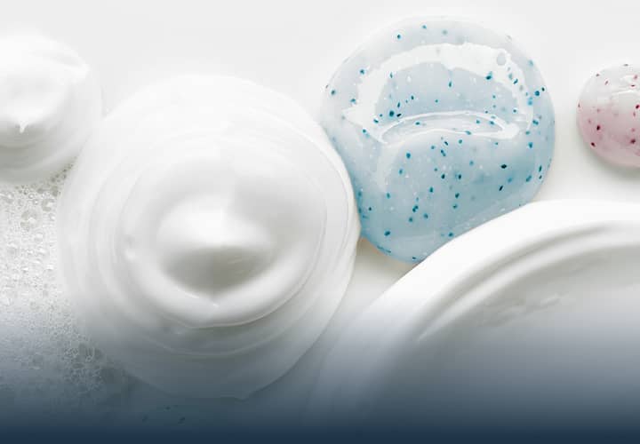 Kosmetik und Pharmaprodukte als Symbol für einheitliche PM Standards in regulierten Branchen